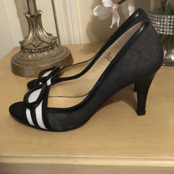 Oscar de la Renta Shoes - Size 8 women’s heels Oscar de la renta